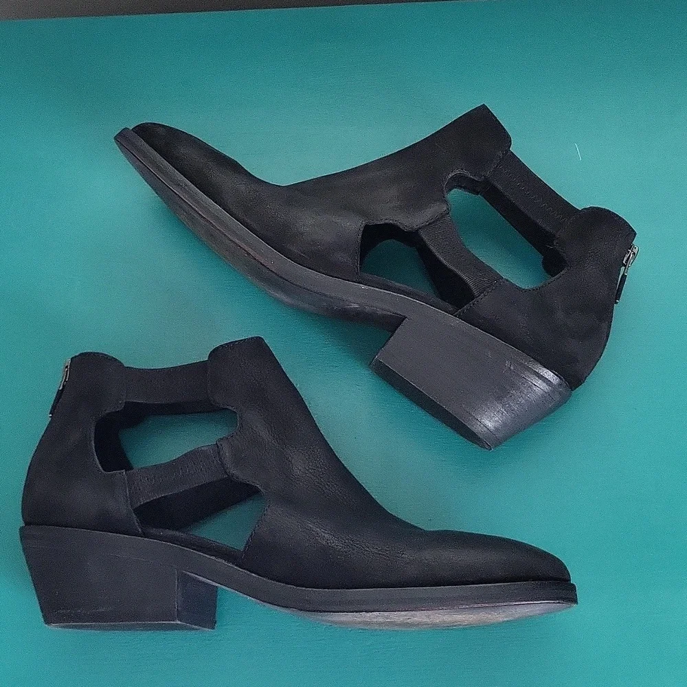 Eileen Fisher Leather Vanda Cutout Ankle Bootie - Black -9 - Picture 2 of 7